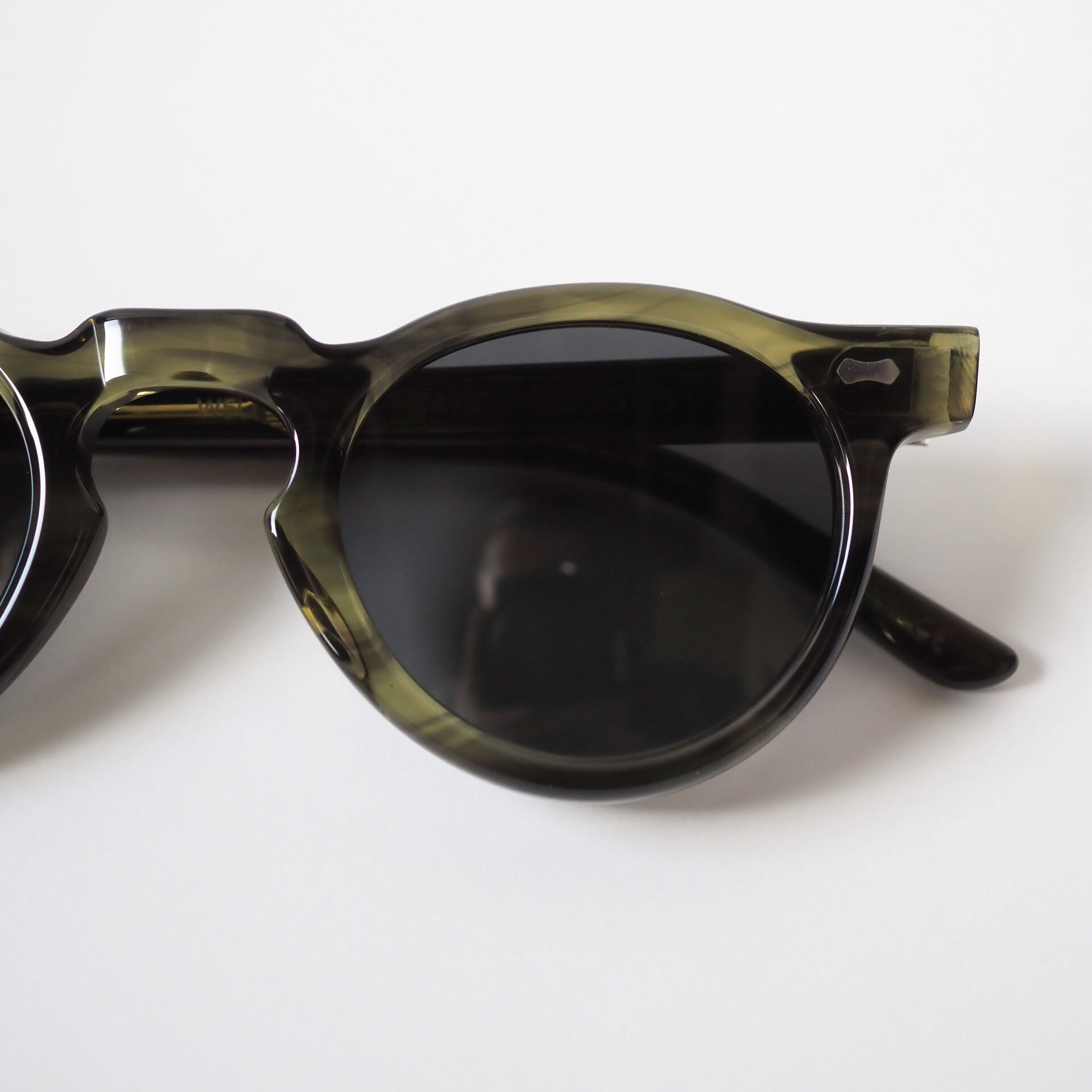 5D124B5D-8BCB-475D-944C-E5368C88F14F